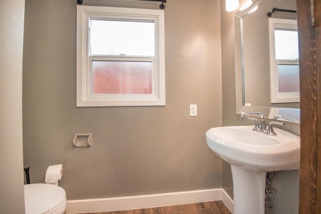 Photo - 250 N Clark St