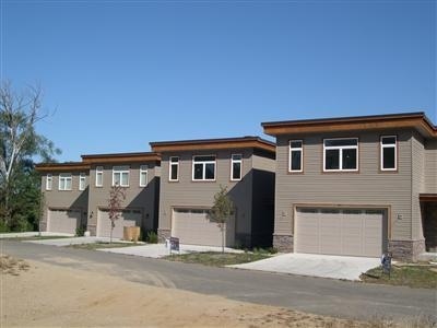Photo - 381-398 Summit Dr