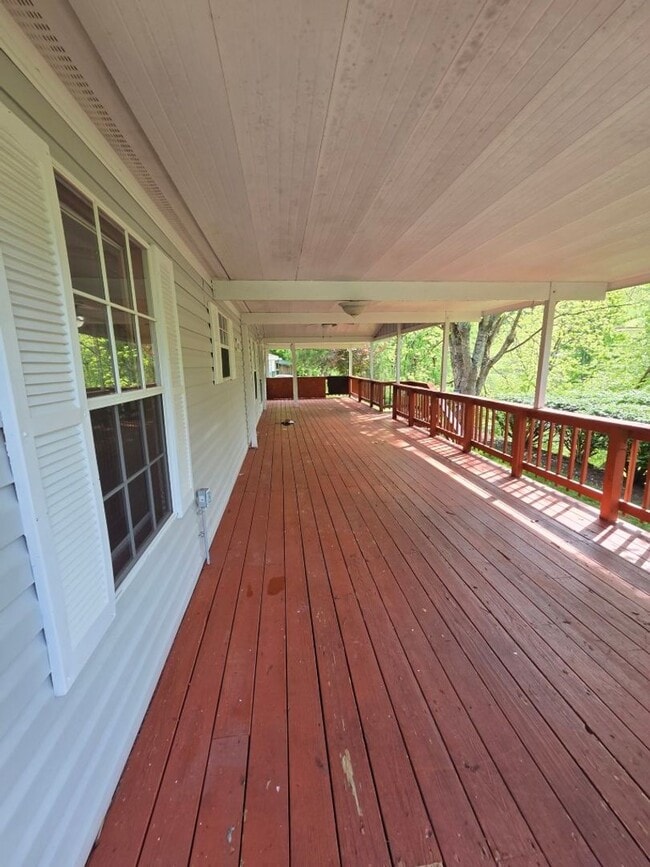 Photo - $1,800 - 3 Bedroom 3 Bathroom Unfurnished Home in Tatham Mountain Park