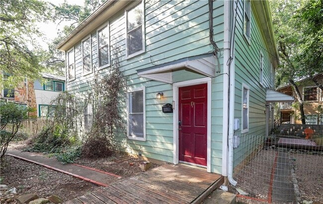 Building Photo - 1305 Lorrain St Unit #D