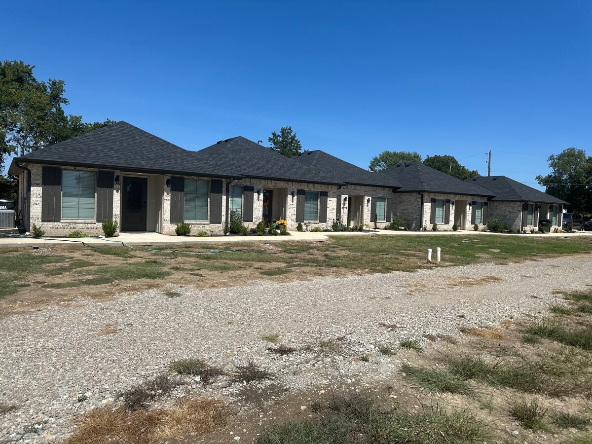 Exterior front of complex - 900 Williams Dr Unit 2170