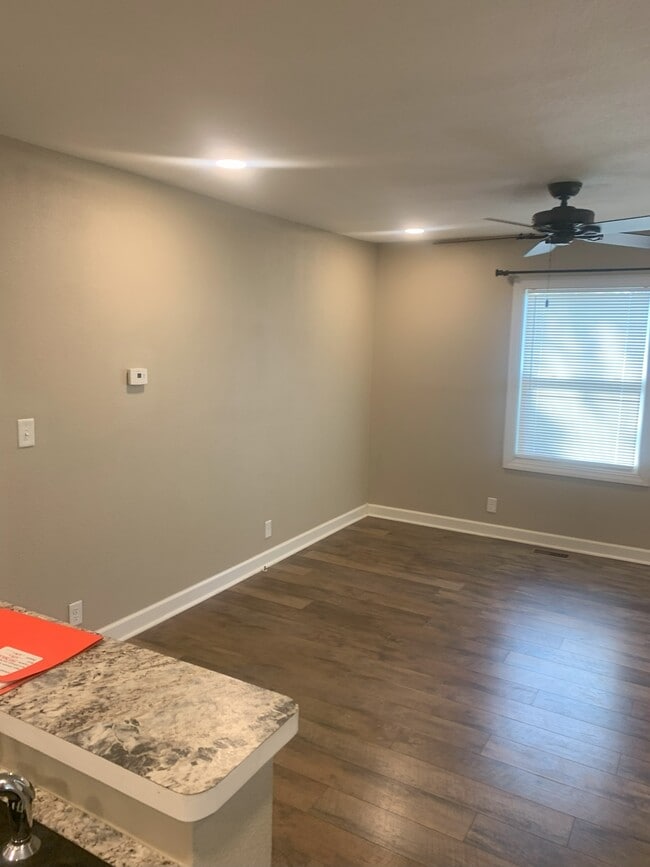 Photo - 1525 Park Ave