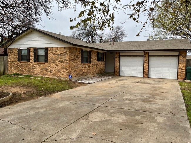Building Photo - 3 Bed 1 Bath in Midwest City