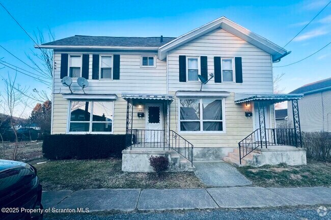 Building Photo - 316 Putnam St Rental