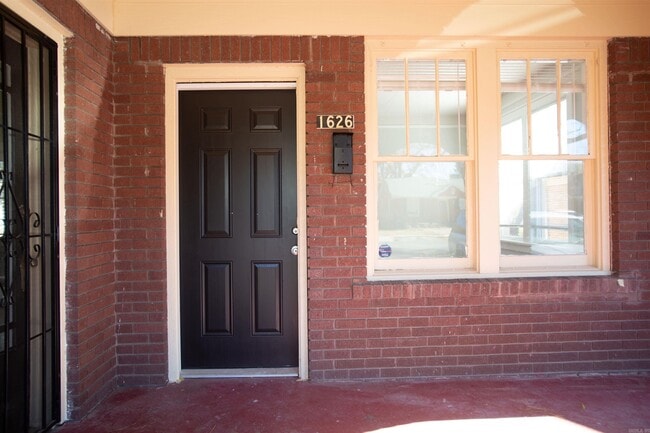 Photo - 1626 Gum St