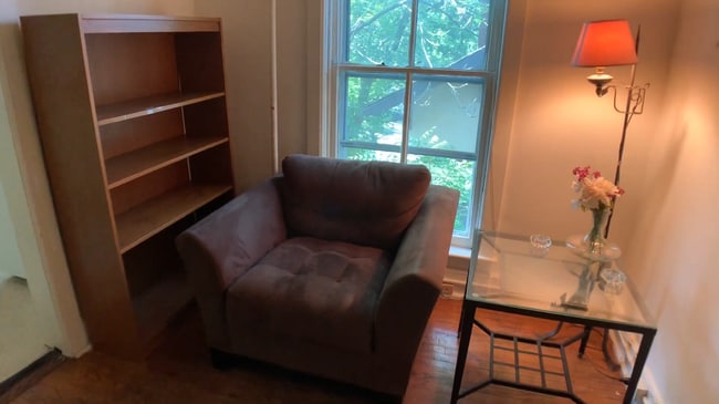 Photo - 105 Dewitt Pl