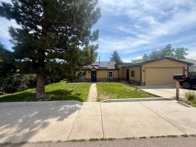 Photo - Spacious Remodeled Single Family Ranch Home in Golden!