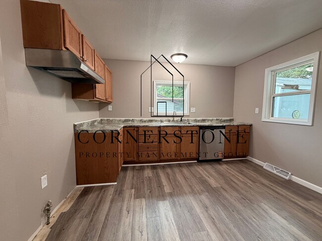 Photo - 276 Grant St