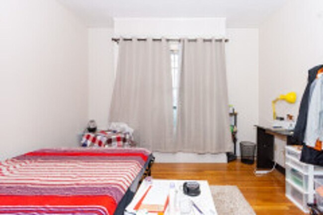 Photo - BU West / Central Campus - Spacious, Renovated Brookline 4 Bed/2 Bath on Thorndike for 9/1/2026