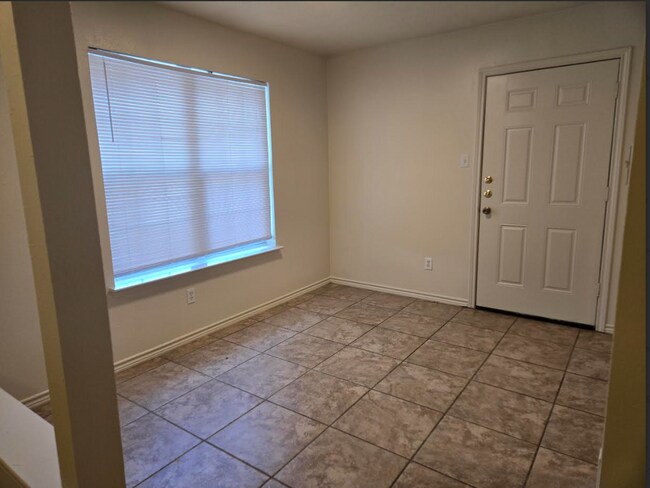 Photo - 1706 Dexter Dr S