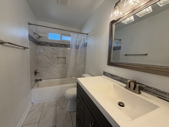 Photo - 3969 Severance Ave