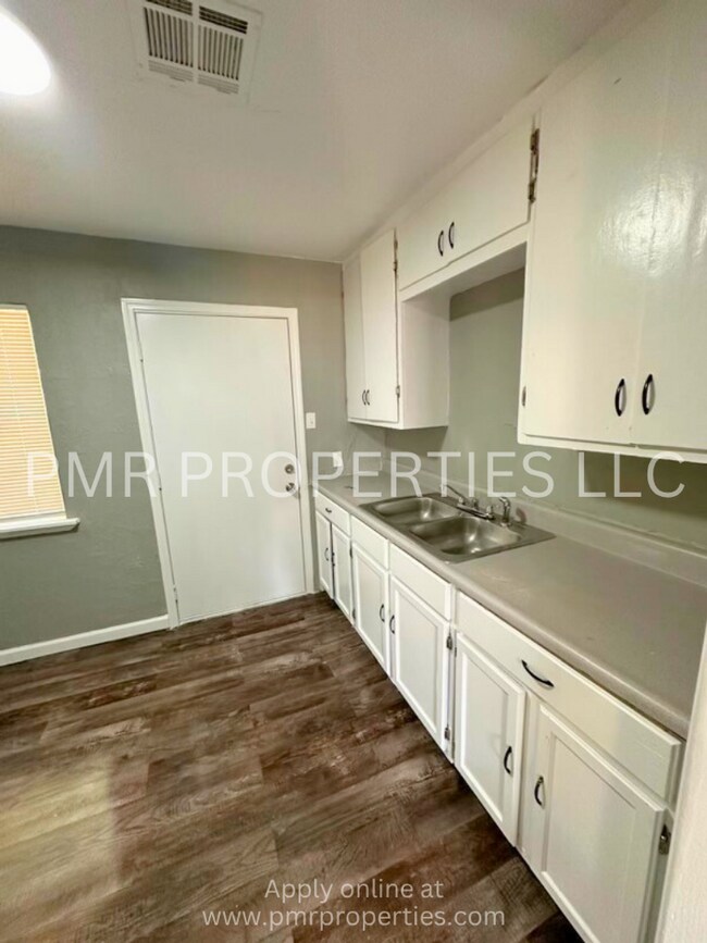 Photo - 2 Bedrooms / 1 Bathroom House