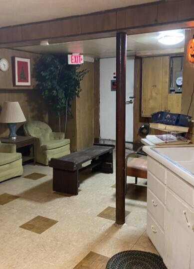 Photo - 1423 S 81st St