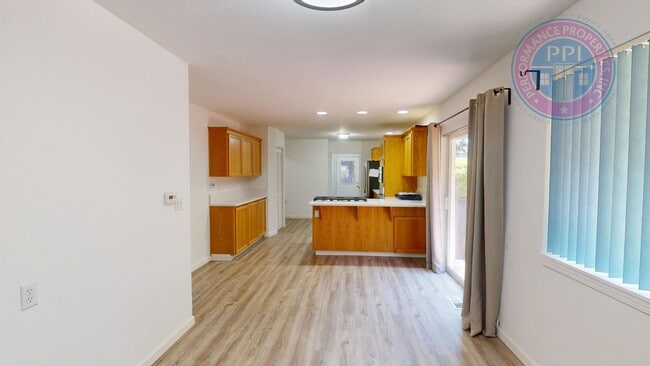 Photo - LAKE OSWEGO, FIRST ADDITION / SINGLE LEVE...