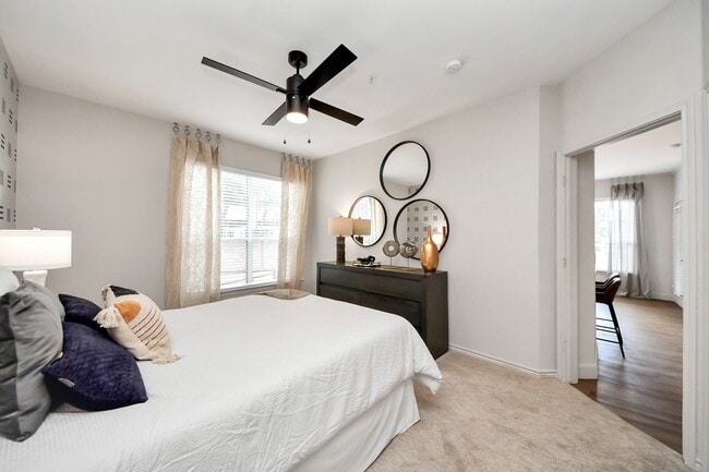 Photo - 3003 Memorial Ct