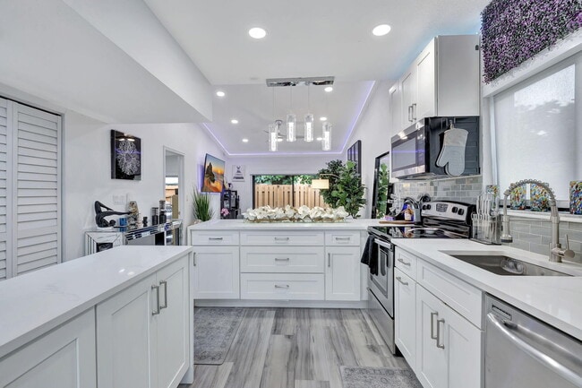 Photo - 2320 NW 37th Ave