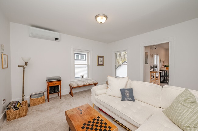 Building Photo - 361 Miller Ave Unit 2