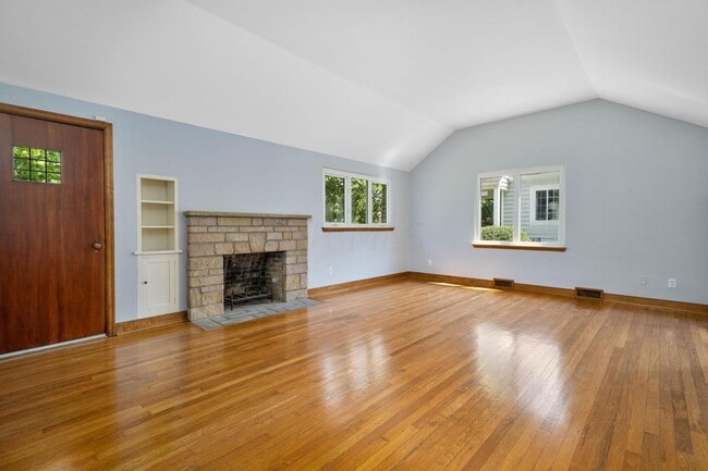115 E Dominion Blvd