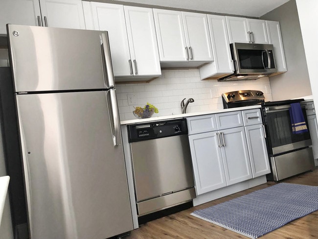 Kitchen - SilverBrick Square