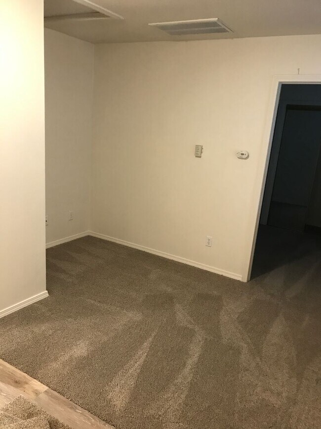 210 NW 13th St Unit Triplex-210