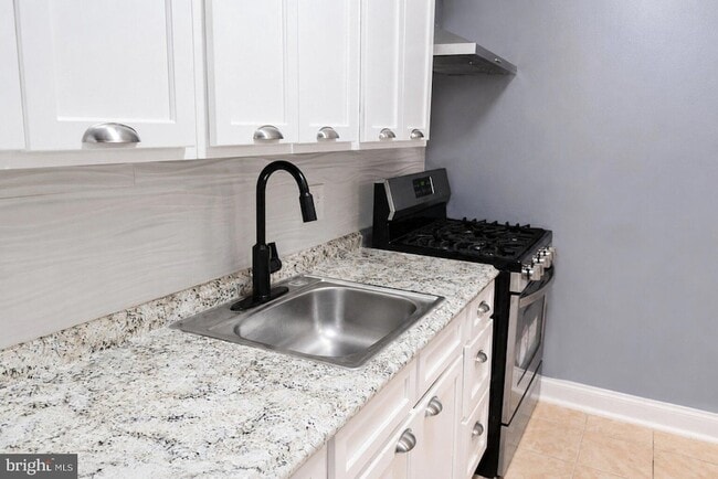 Photo - 63 Galveston Pl SW Unidad B