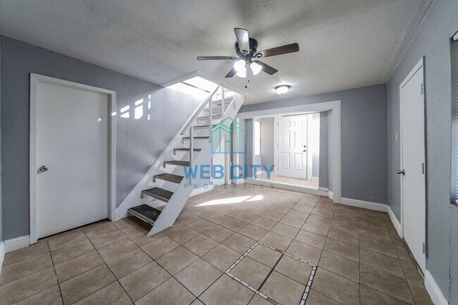 Photo - 15417 Flud Rd Unidad A