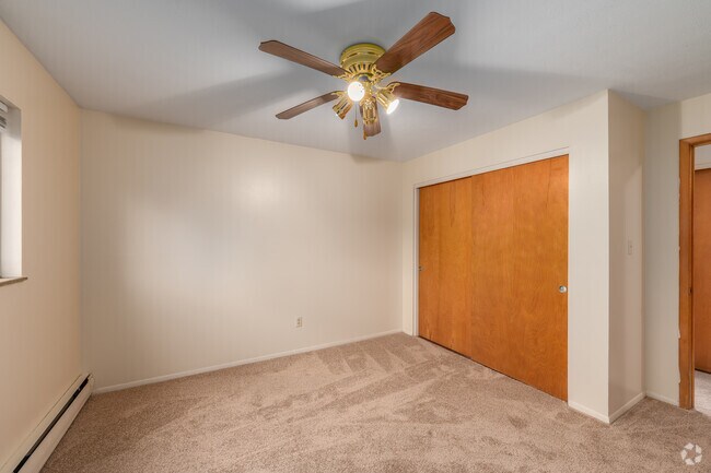 2BR, 1BA - 736SF - Second Bedroom