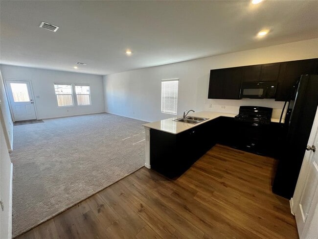 Photo - 2400 Fullmoon Dr