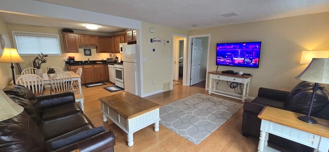 Photo - 89 Ashworth Ave Unit 8