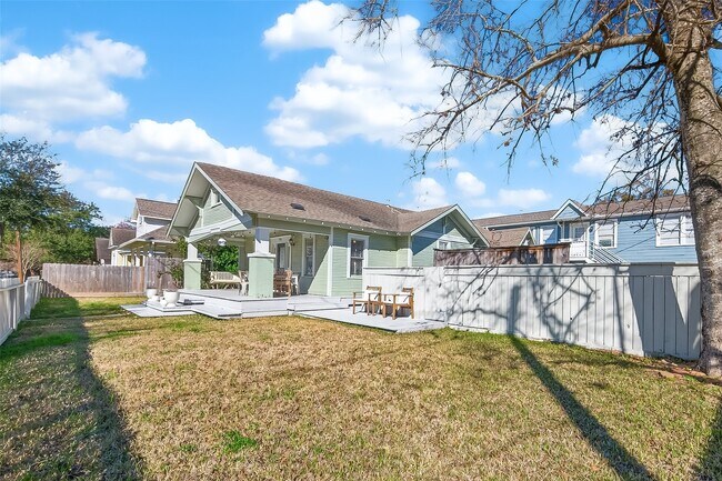 Photo - 701 Highland St