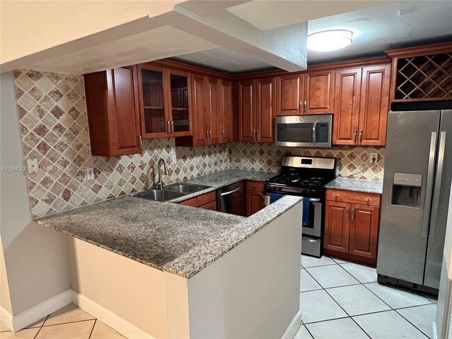 Building Photo - 6914 SW 114th Pl Rental