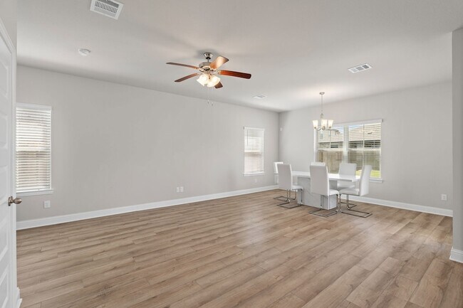 Photo - 409 Aurora Creek Ln