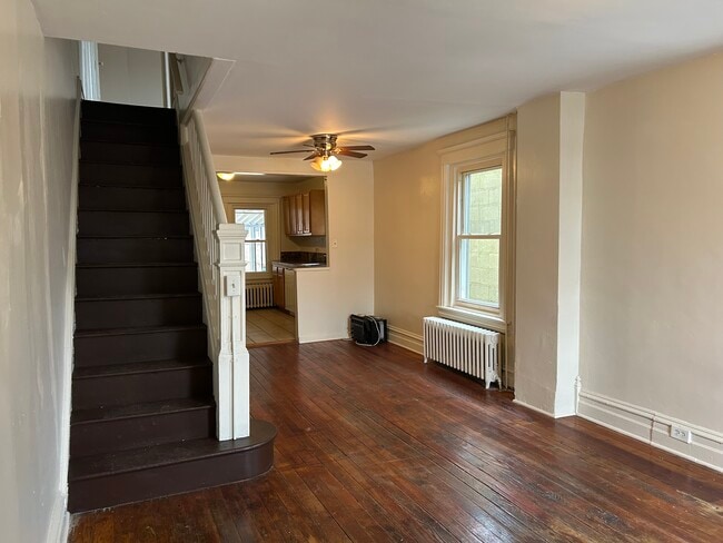 Eating area - 808 E Morton St