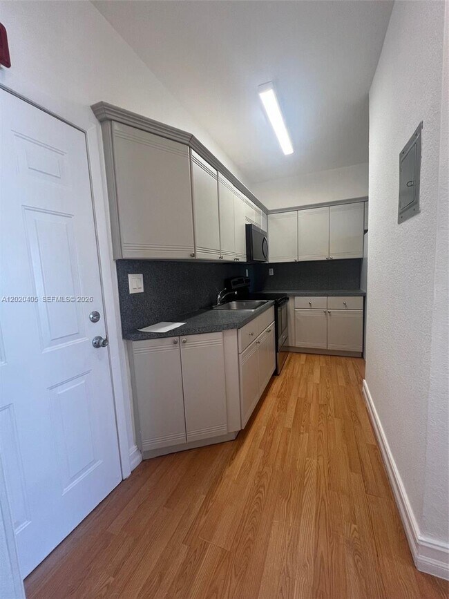 Photo - 820 Euclid Ave Unit 303