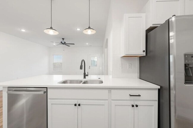 Photo - 2133 W Elk Rdg Ave