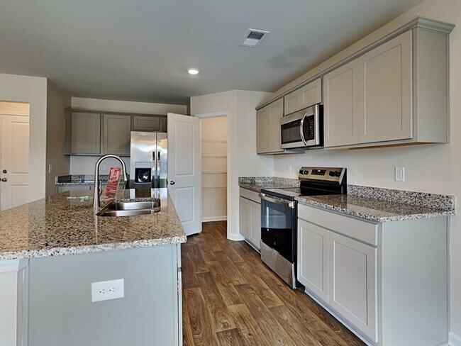 Photo - 518 Belgian Blue Wy