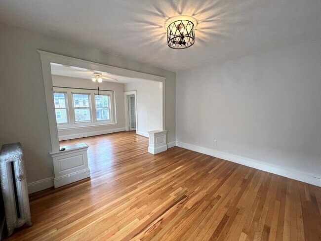 Photo - 171 School St