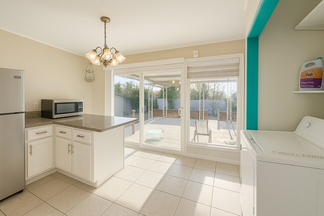 Photo - 211 N Campbell St