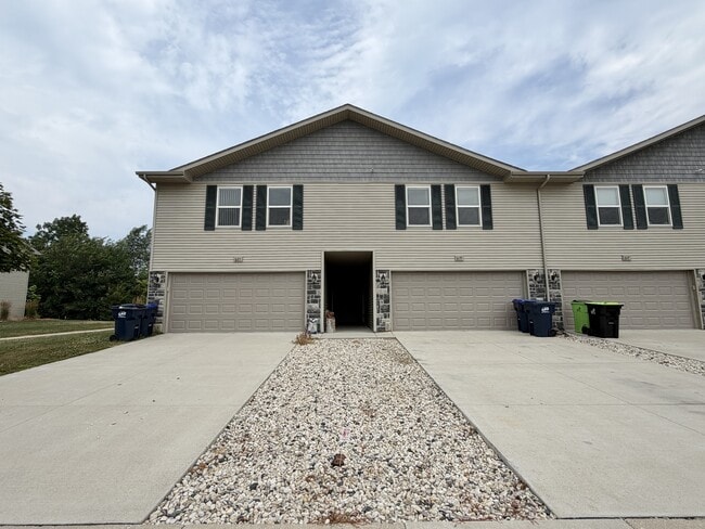 Building Photo - 619 McKay Way
