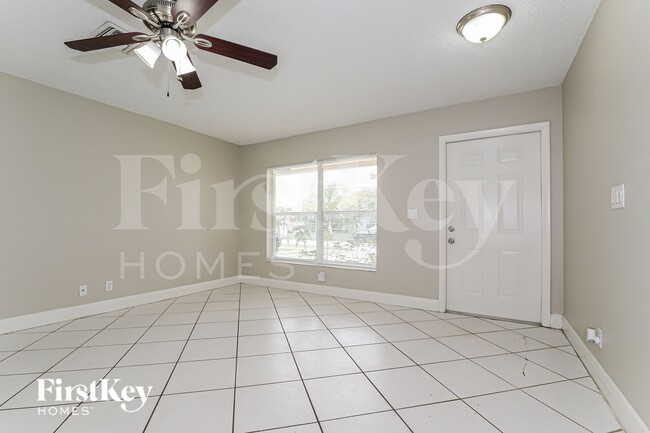 Photo - 6129 Moonbeam Dr
