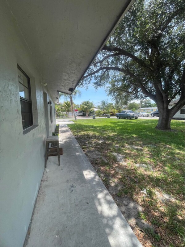 1639 Barbarie Ln