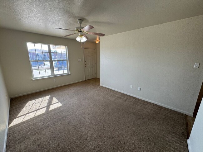 Photo - 404 Brittney Way Unidad #B