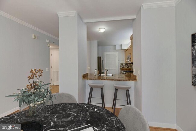 Building Photo - 616 E St NW Unit 1020