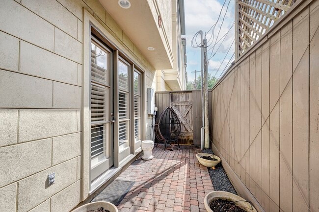 Building Photo - 1523 Haddon St