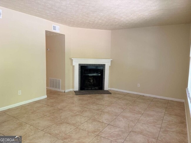 Photo - 728 Burnt Creek Dr NW