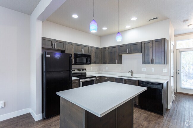 2BR, 2BA - 1,105SF - Kitchen