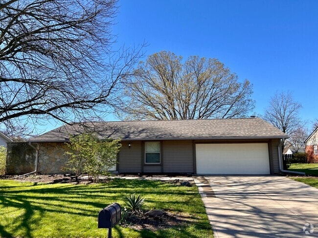 Building Photo - 6827 Azalea Dr Rental