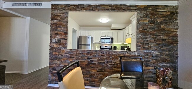 Building Photo - 2965 Pharr Ct S Northwest Unit 316