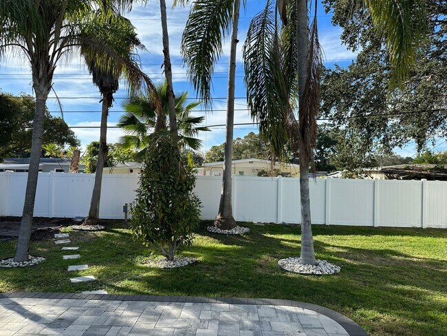 Photo - Newer Single Family Home 3-2-2 Seminole