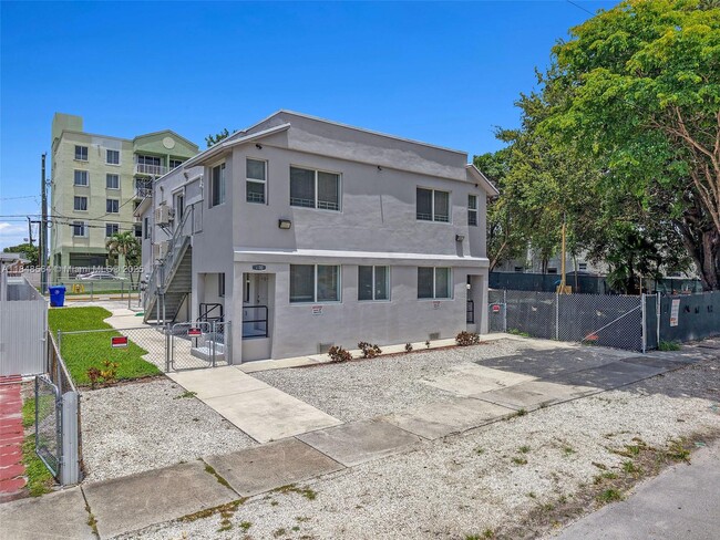 Photo - 600 NW 25th Ct Apartment Unit 1